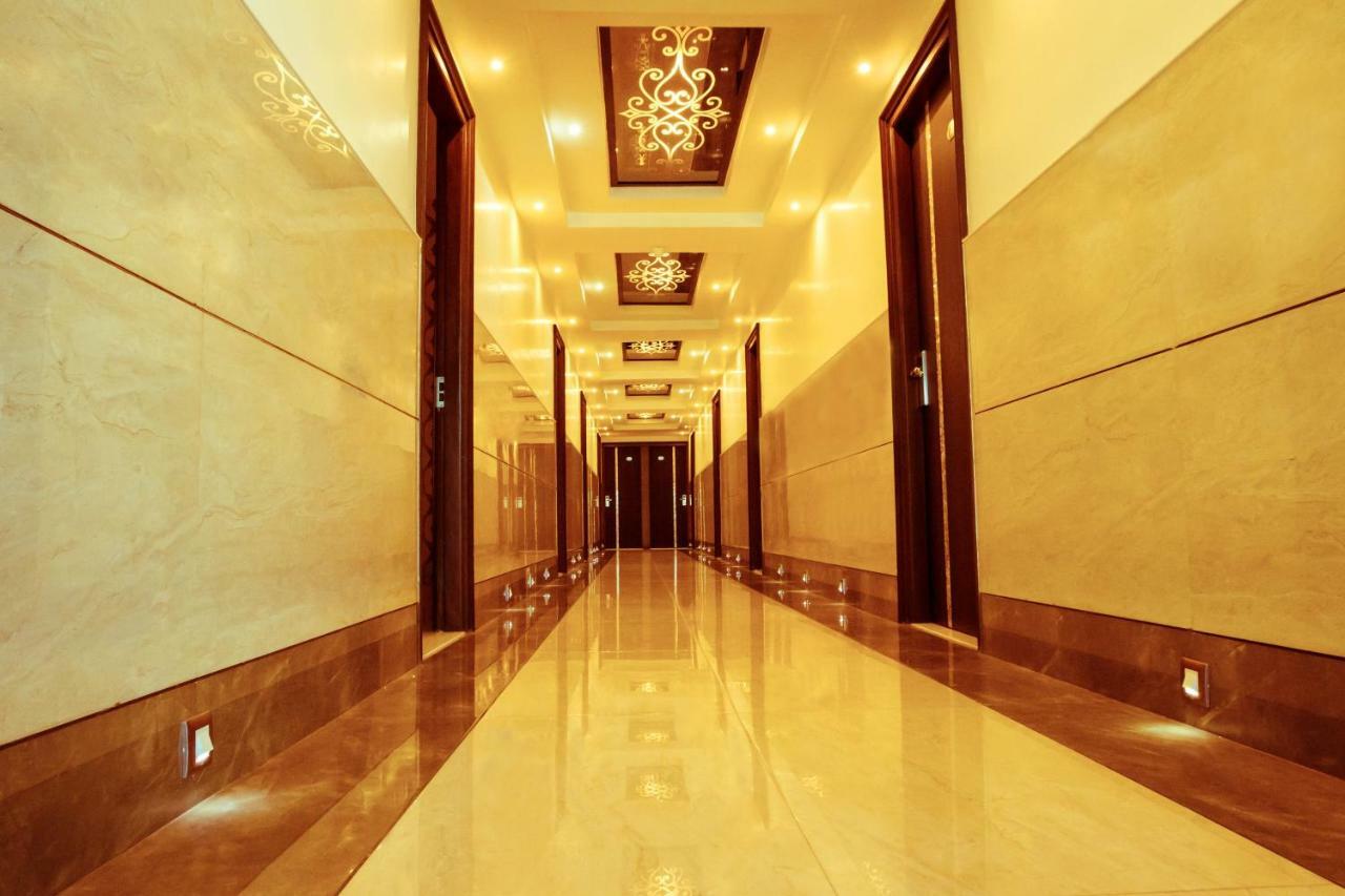 Hotel Fun City Navsari Екстериор снимка