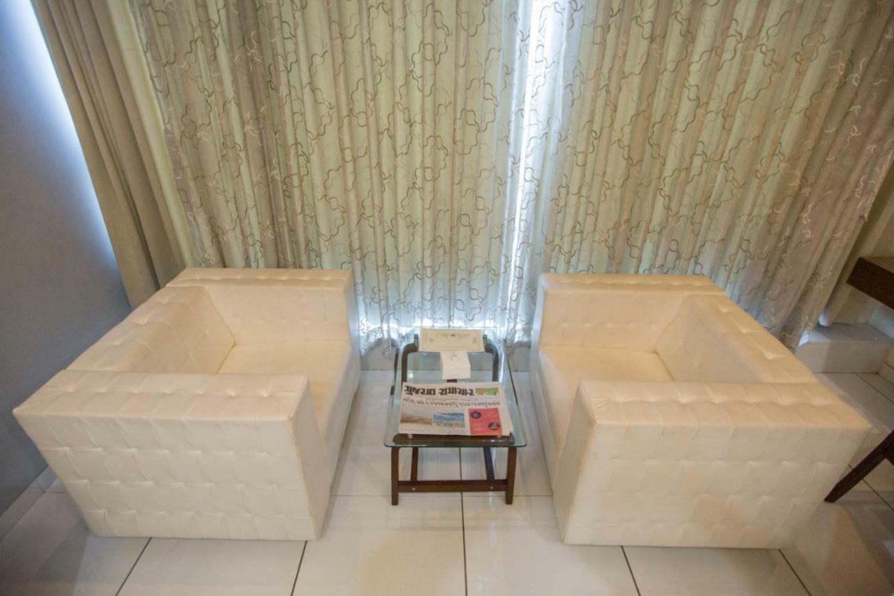 Hotel Fun City Navsari Екстериор снимка